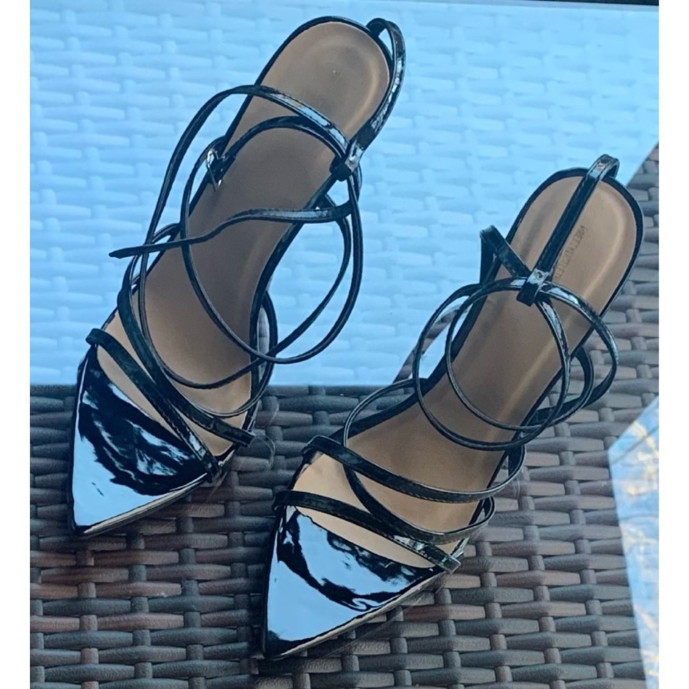 NIB Pretty Little Thing Black Patent Heels